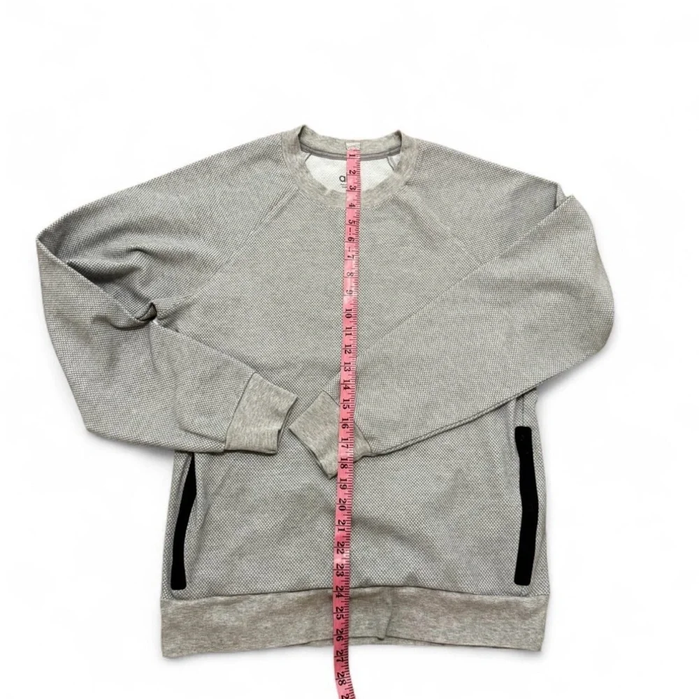 ALO Yoga Gray Crewneck Sweater - Picture 4 of 8